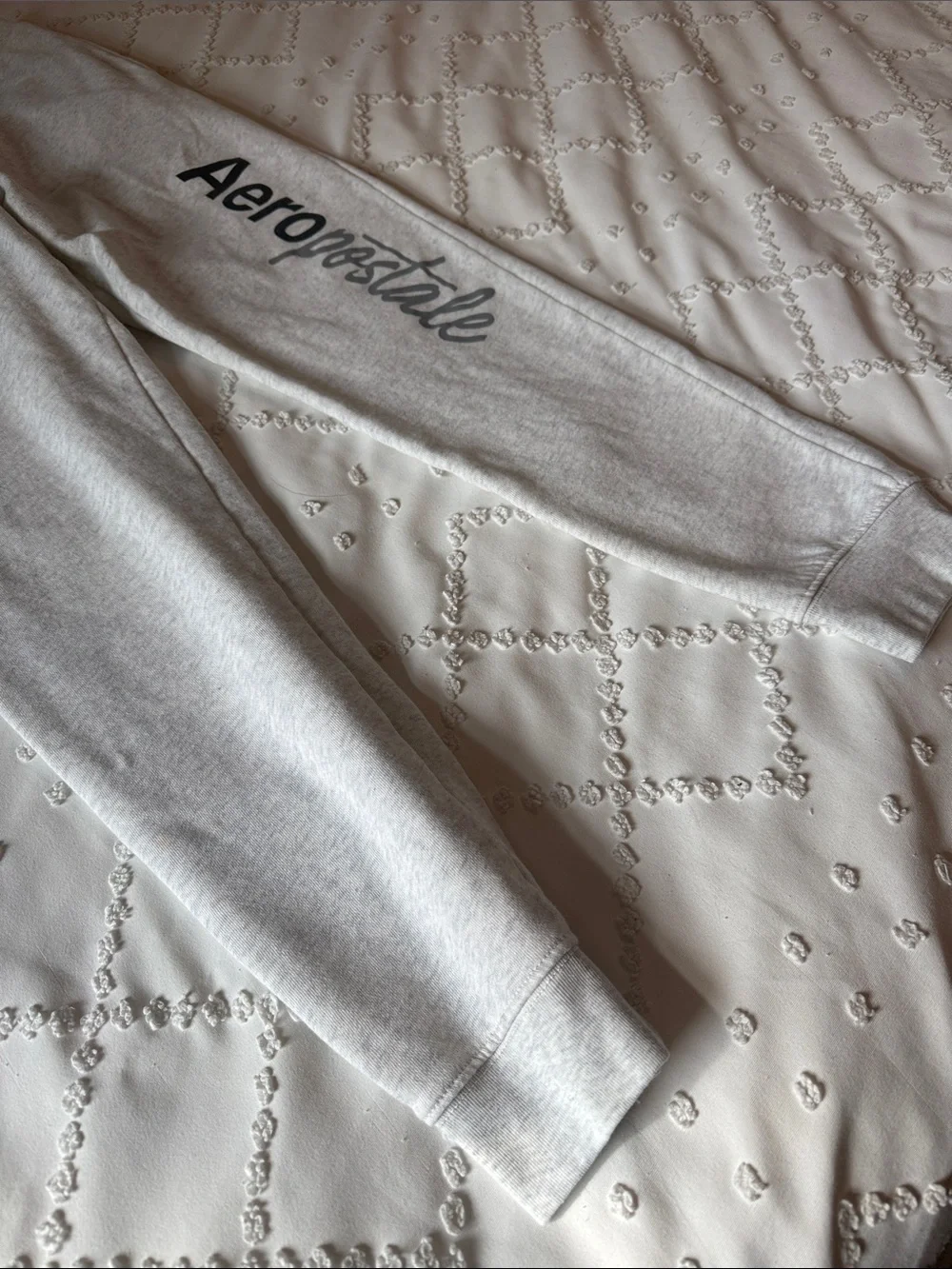 Aeropostale Heather Gray Sweatpant Joggers Size Small Thigh Logo